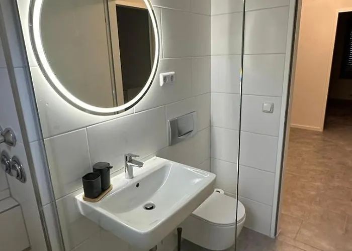 Ruhige Mit Garten Lägenhet Schönefeld